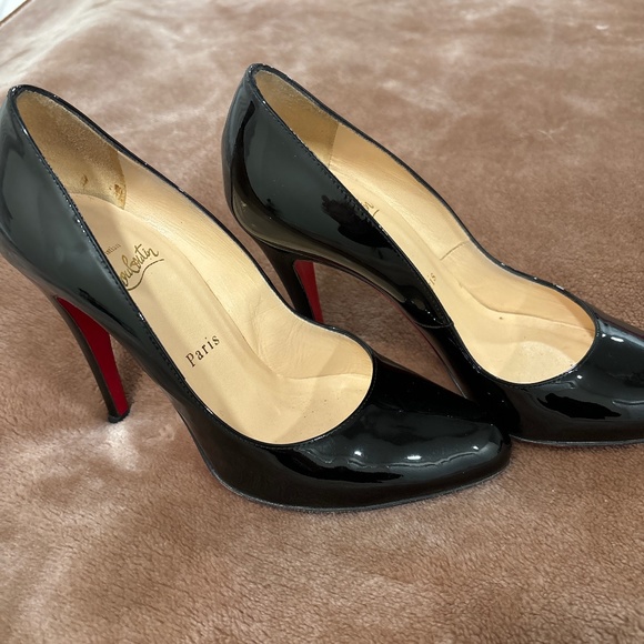 Christian Louboutin - Picture 2 of 7